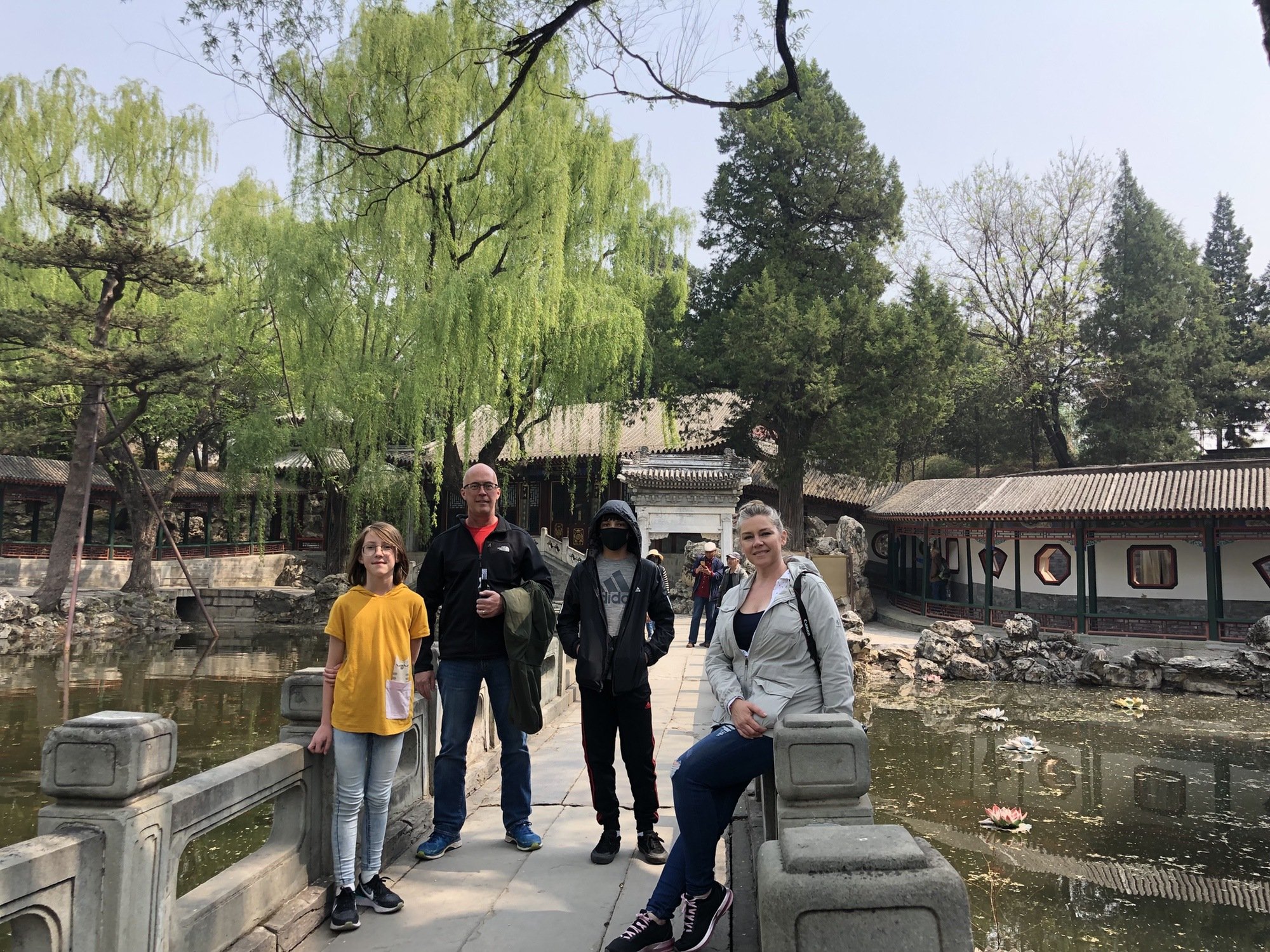 Mindfulness for parents: proven strategies for calming down and connecting with our kids - a book review 1